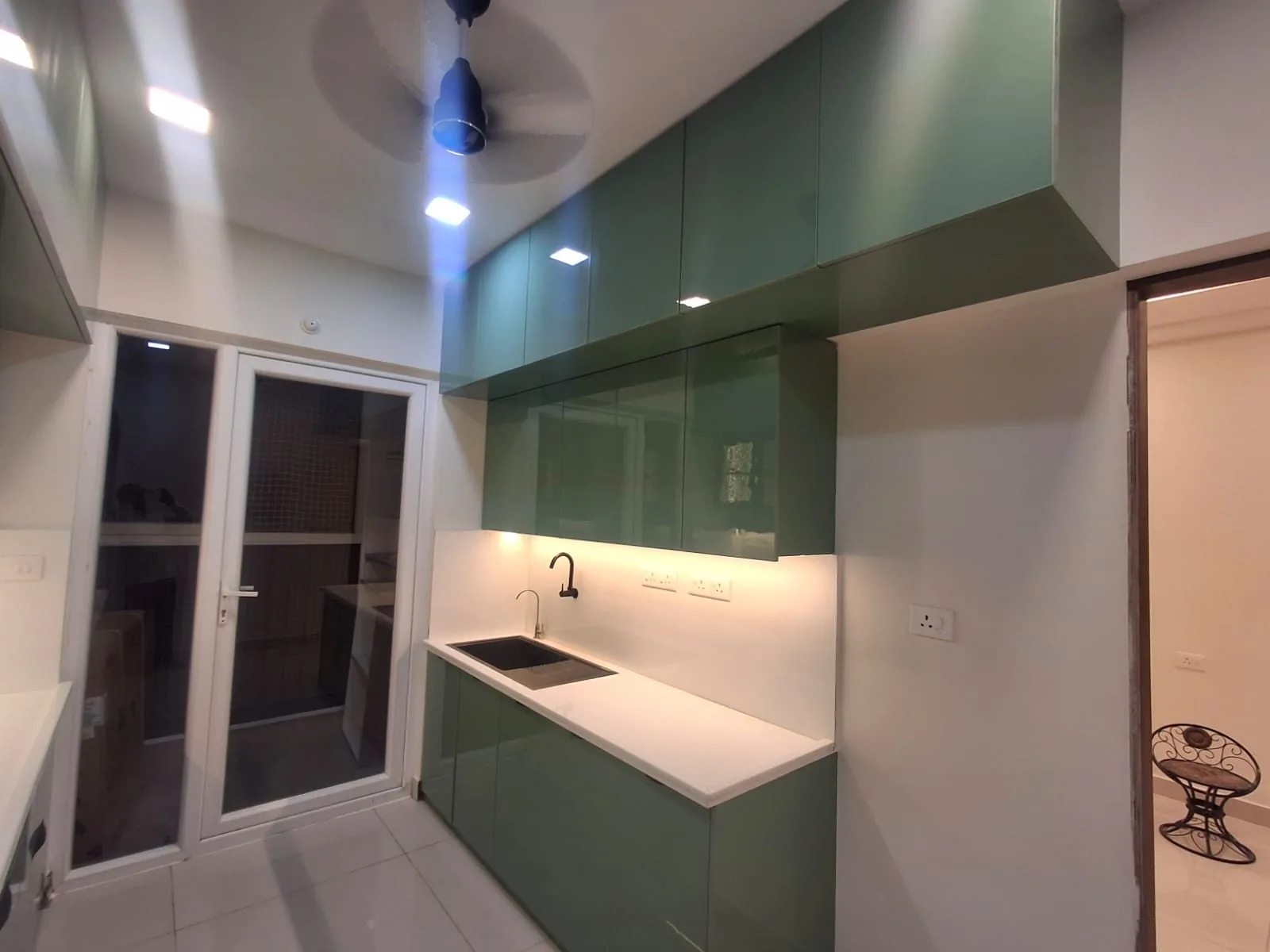 Kitchen Units 7