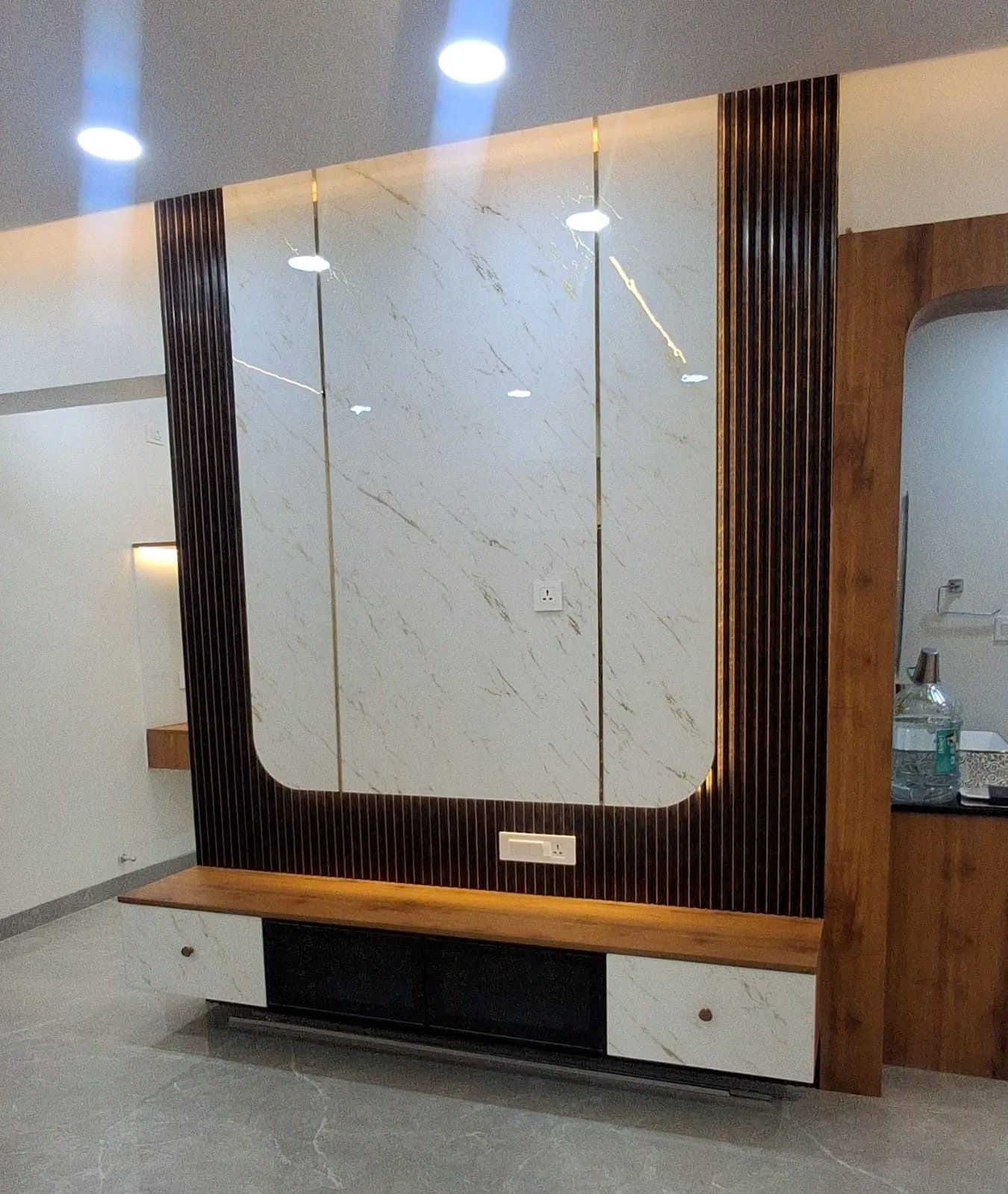 TV Units 3