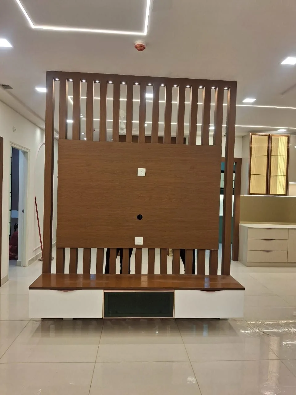 TV Units 4